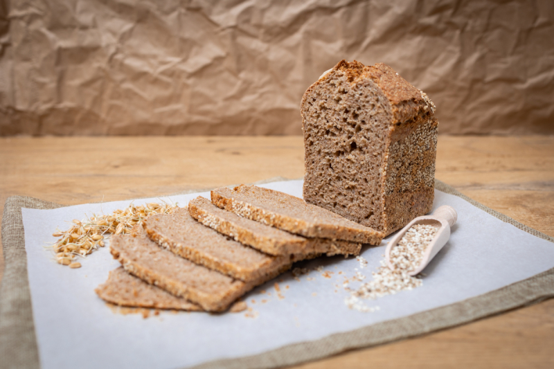 DinkelKeimbrot mit Sesamkruste Bio - dSpeis - unsere Foodcoop in Andorf